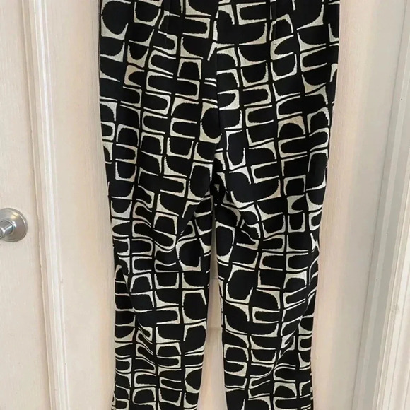 Ozai N Ku Black White Geometric Cropped Pants - Picture 5 of 8